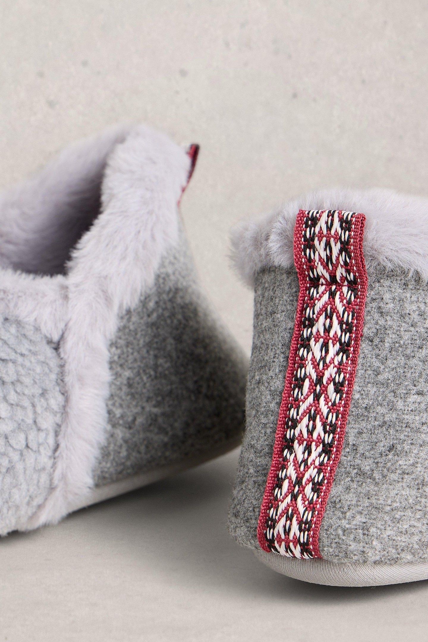 REYA CLOSED BACK SLIPPER LIGHT GREY 3