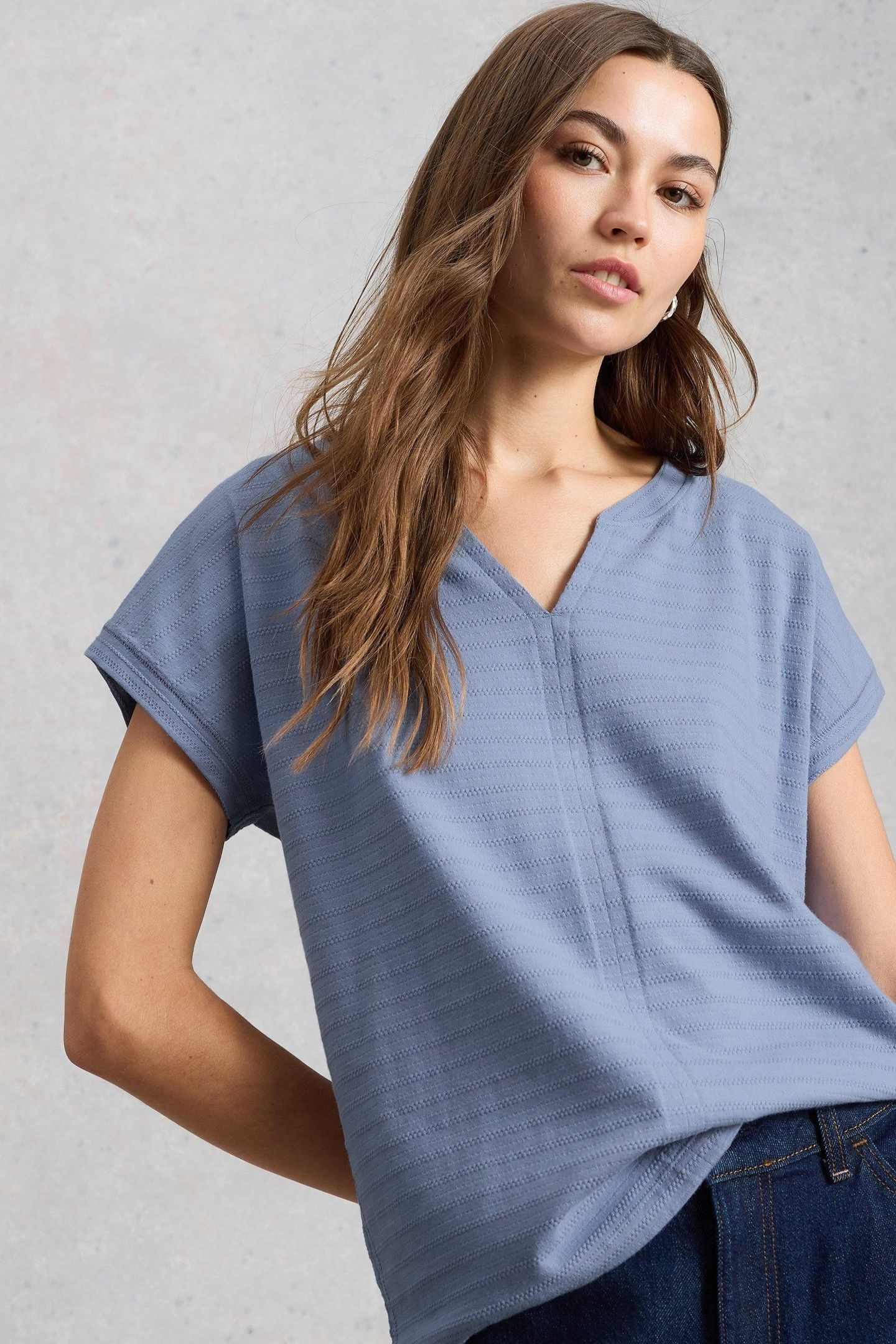 NELLY NOTCH TEXTURE TEE MID BLUE 1