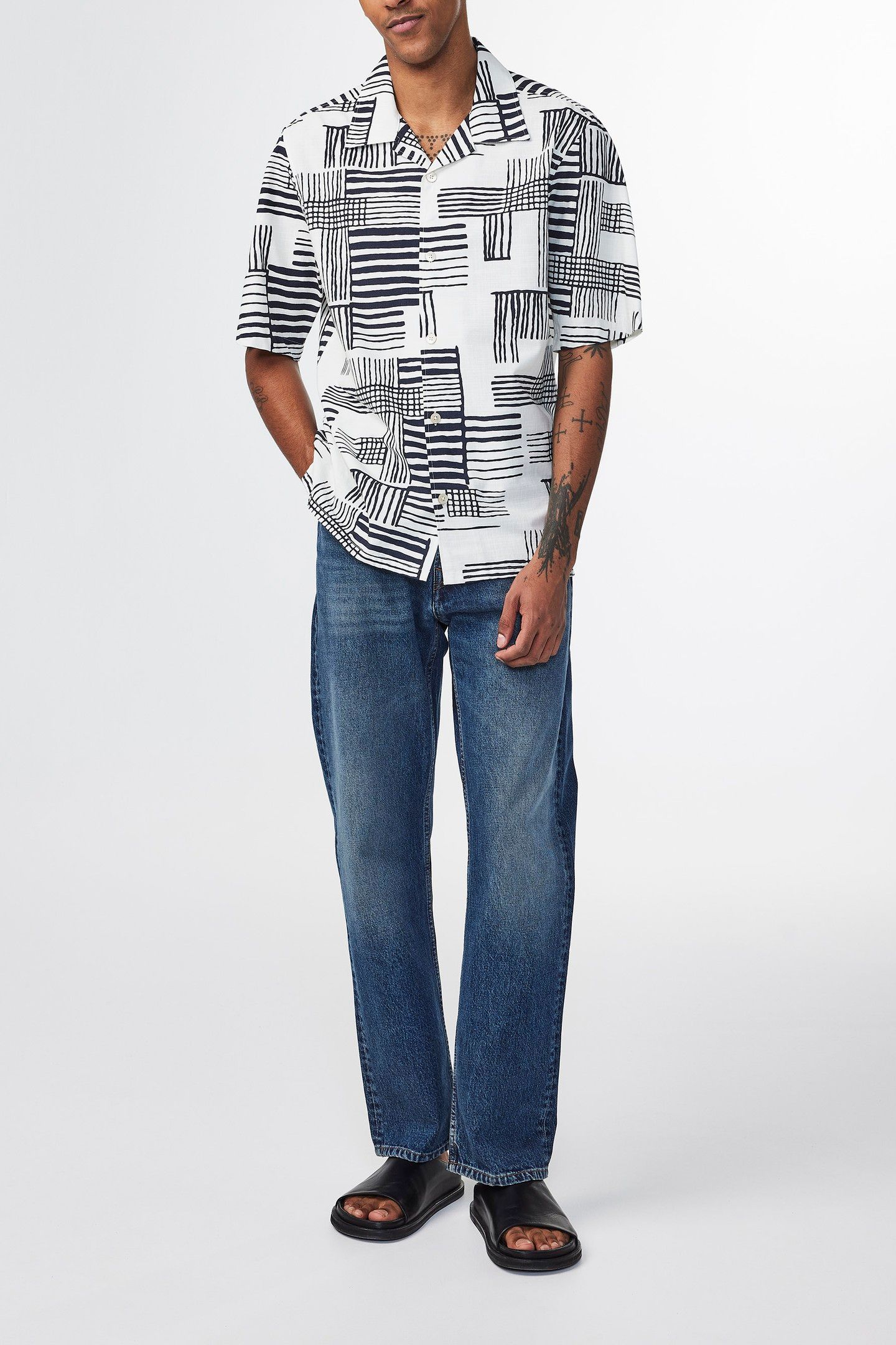 OLE SS SHIRT 5210 BLACK PRINT 1