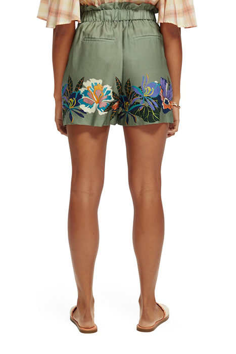 HIGH RISE PRINTED TENCEL TENNIS SHORTS GREEN TENNIS AOP 3