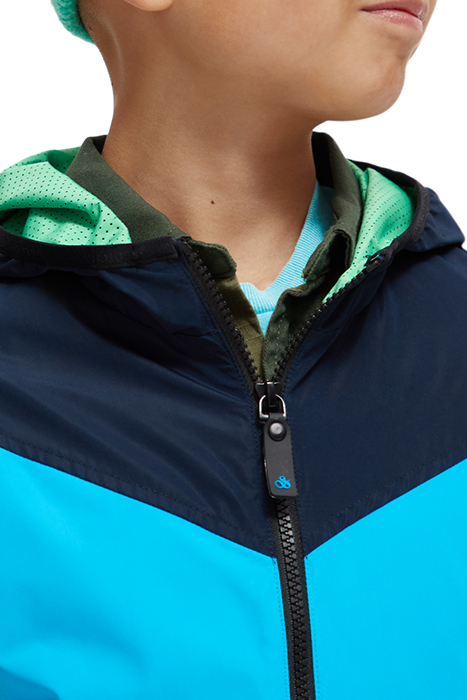 COLOUR BLOCK LIGHTWEIGHT JACKET IN RECYCLED POLYESTER COLOUR 9