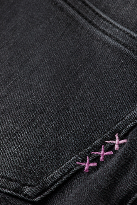 SEASONAL HAUT WITH KICK – HERO BLACK 8