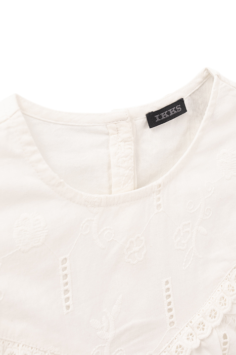 GIRLS’ OFF-WHITE DRESS WITH LACE AND EMBROIDERY 4