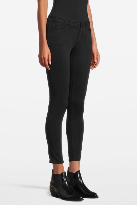 ESSENTIALS - LA BOHEMIENNE - PRECIOUS ROCK BLACK 3