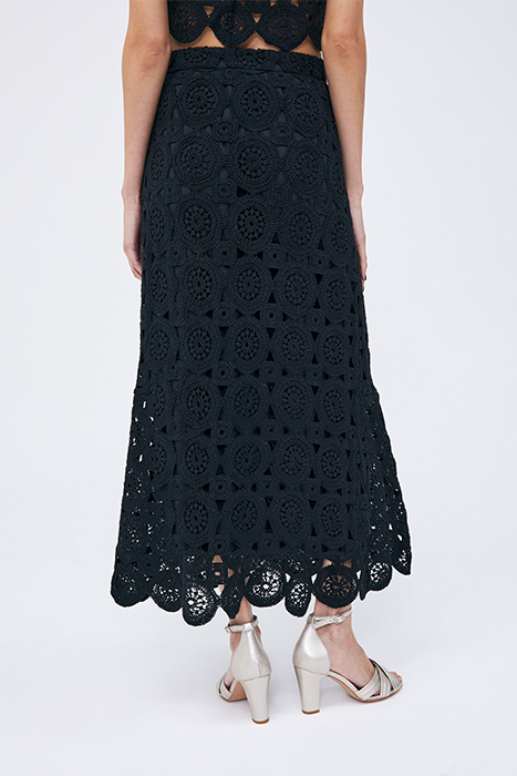 BLACK LINED CROCHET LONG SKIRT 2