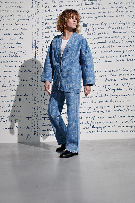 VAN ROPE LETTER BLUE 2