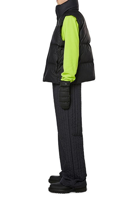 UNISEX BOXY PUFFER VEST BLACK 4