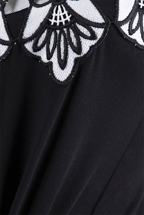 HAYLEY BLACK/WHITE 3