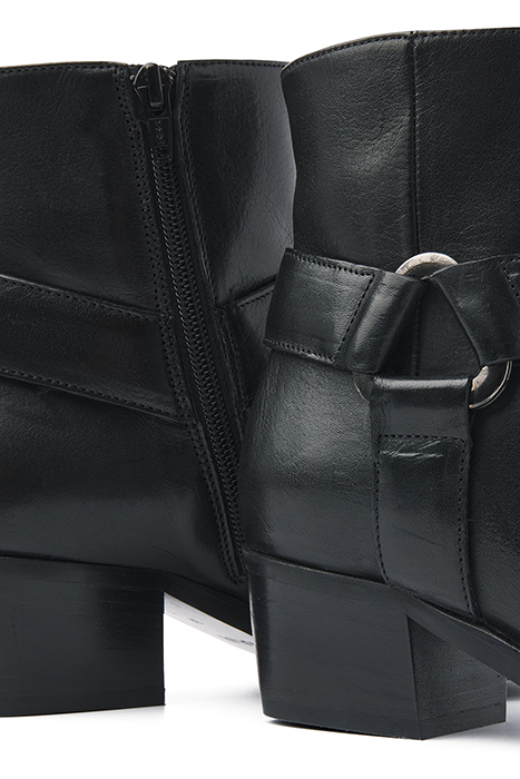 SHELLY CARTER ZWART 7