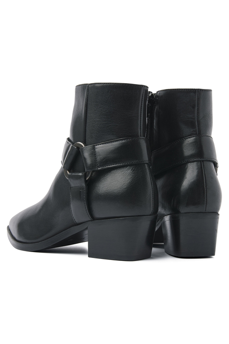 SHELLY CARTER ZWART 6