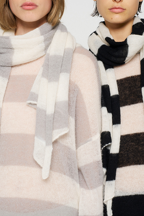 SCARF KNIT STRIPE 2
