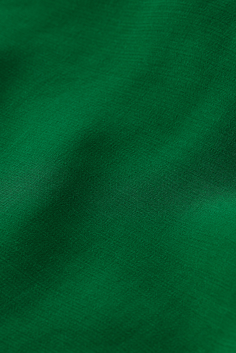 V-NECK TOP WITH LIP SHOULDER DETAIL PINE TREE 3