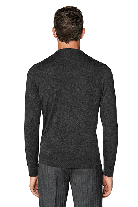 DARK GREY V-NECK DARK GREY 2