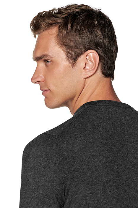 DARK GREY V-NECK DARK GREY 6