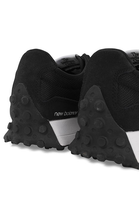 BLACK AND WHITE NEW BALANCE 327 TRAINERS BLACK 7