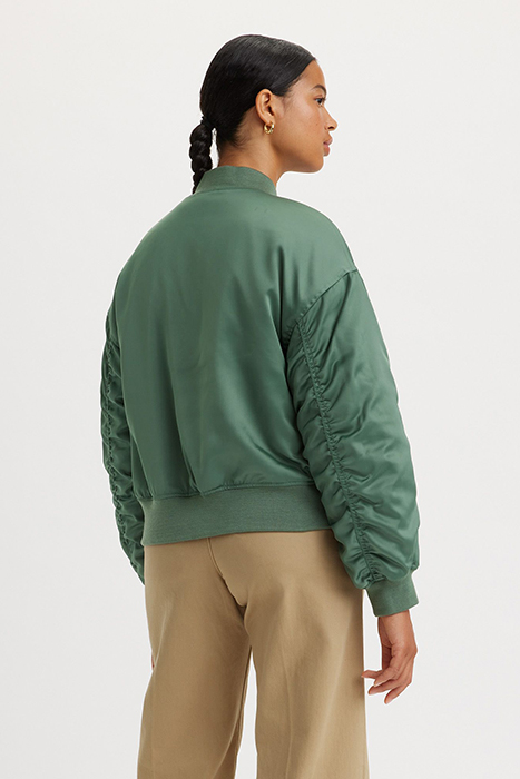 BOMBER JACKET IN GREEN 2