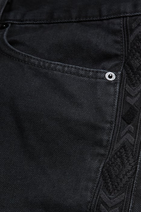 JEAN STRAIGHT NOIR DELAVE AVEC BRODERIE BLACK WASHED 7