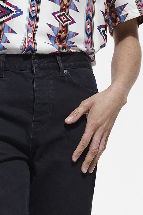 JEAN STRAIGHT NOIR DELAVE AVEC BRODERIE BLACK WASHED 6