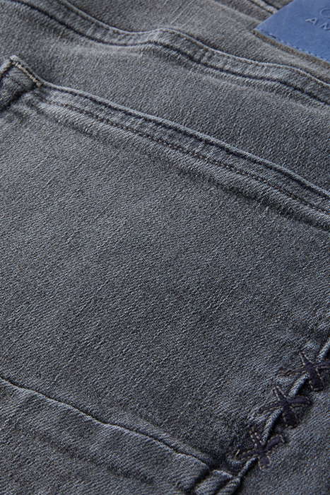 SKIM SKINNY FIT JEANS — DUST TREK 7