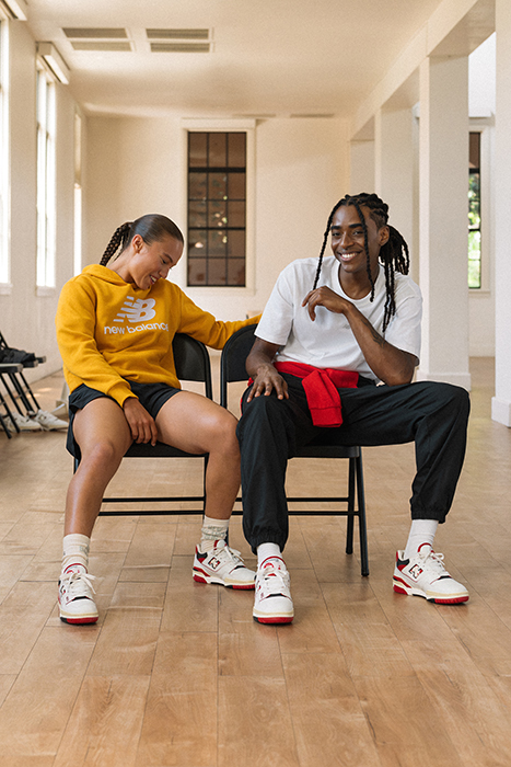 BB550VGA SNEAKERS IN WHITE AND RED 4