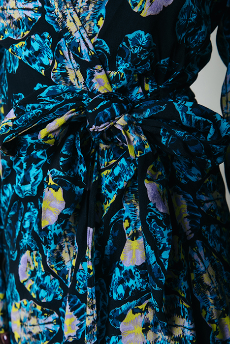 LEA DIGITAL FLOWER WRAP MIDI DRESS LS LIGHT BLUE 5
