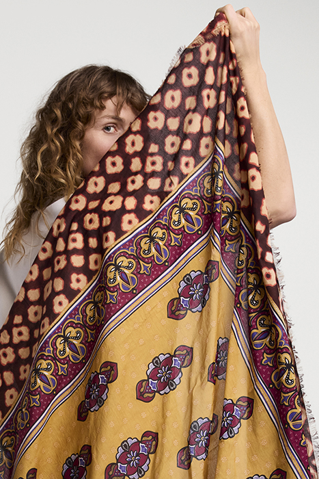 SCARF FLOWER MIX RED GRAPE 7