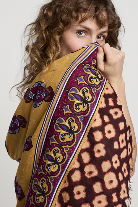 SCARF FLOWER MIX RED GRAPE 4