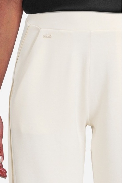 LARA JOGGER MARSHMELLOW 4