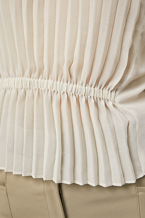 PENELOPE GATHERED DETAIL TOP WHISPER CHALK 5