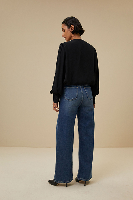 LIO VISCOSE BLOUSE JET BLACK 2