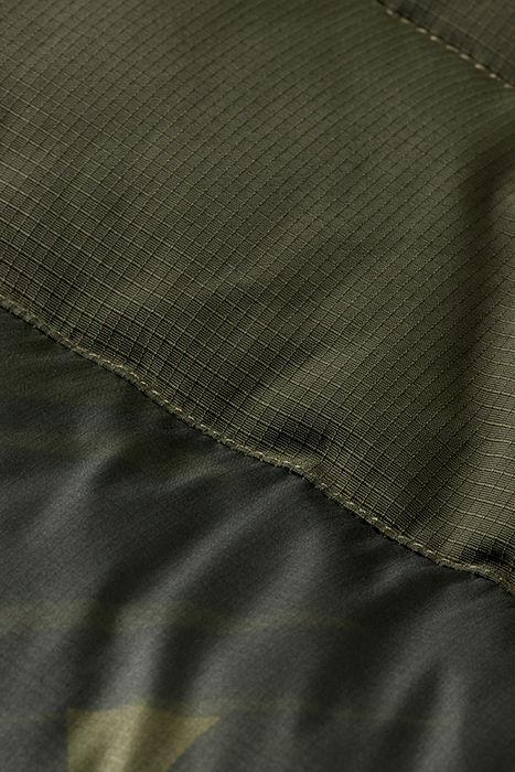 BOYS HOODED JACKET WITH CONTRAST QUALITY IN RECYCLED POLYEST 9