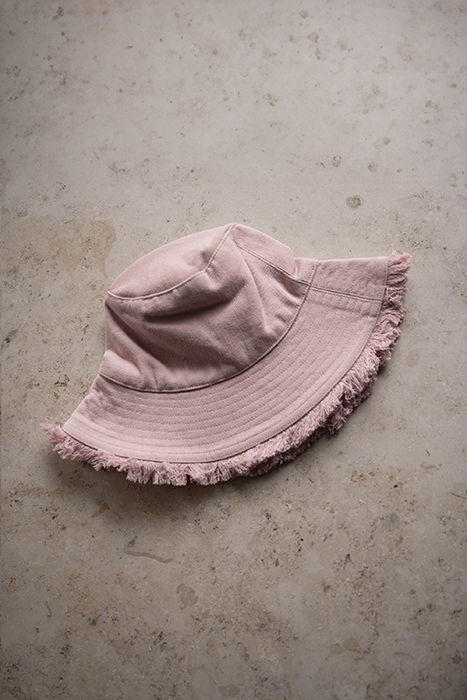 FRINGED BUCKET HAT LIGHT PINK 2