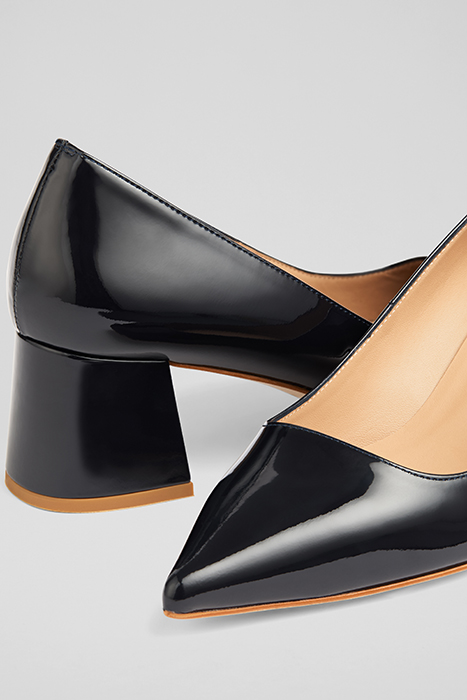 SLOANE POINTED PUMP NAVY 4