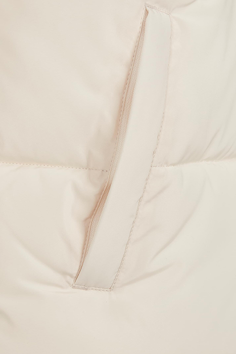 BLOCK PUFFER VEST BLACK/WHITESAND 10