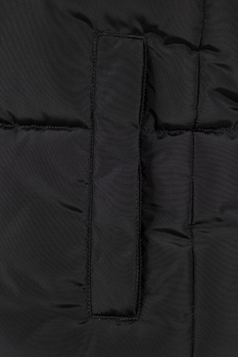 LADIES REVERSIBLE CROPPED PUFFER VEST BLACK/FUCHSIA 10