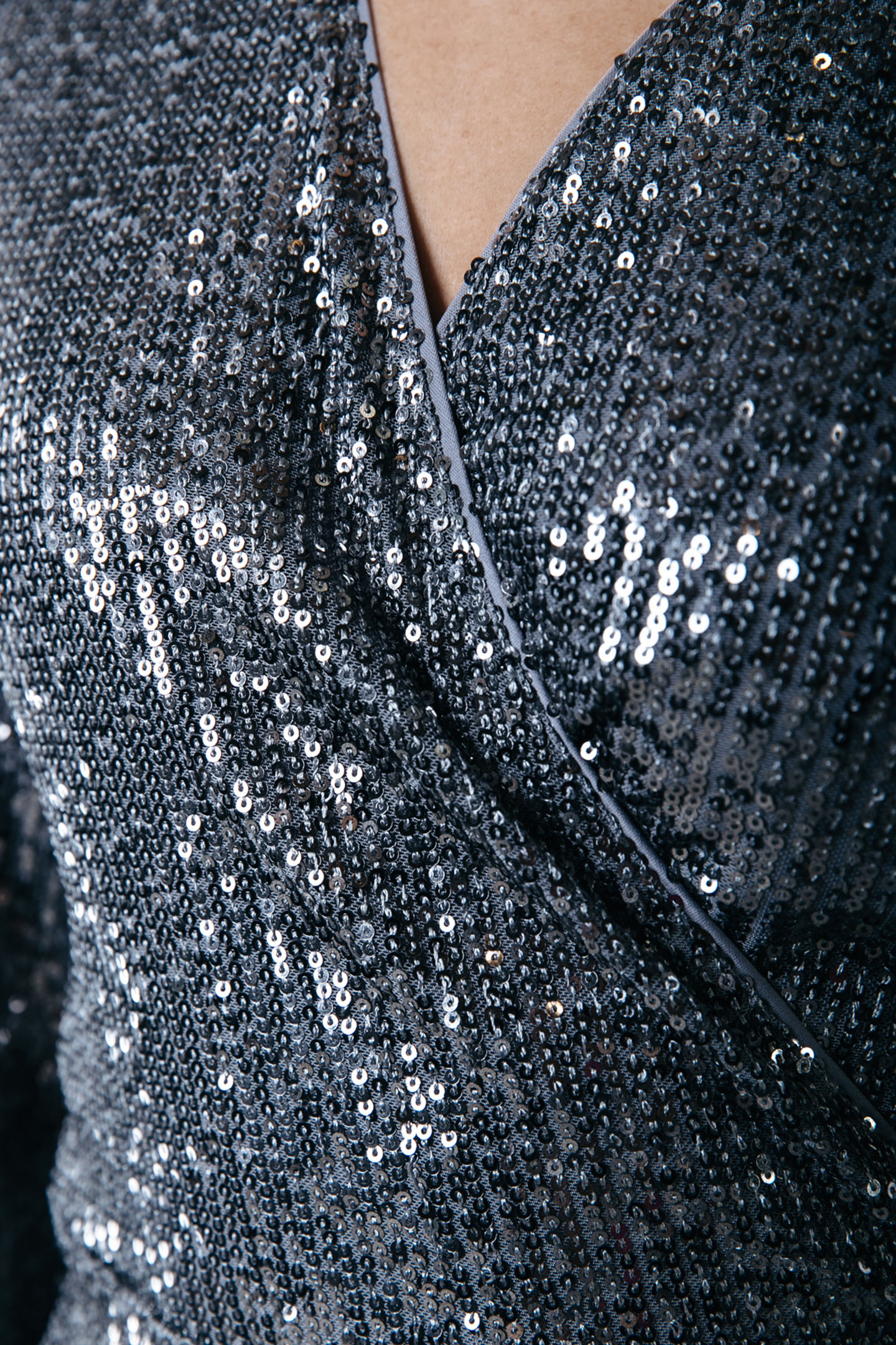 XITA SEQUINS REAL WRAP DRESS LS SILVER GREY 3