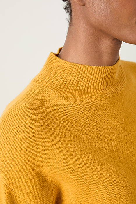 ZOE BOXY KNITTED SWEATER GOLD 7