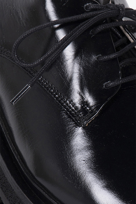 ESCHER DERBY BLACK 4