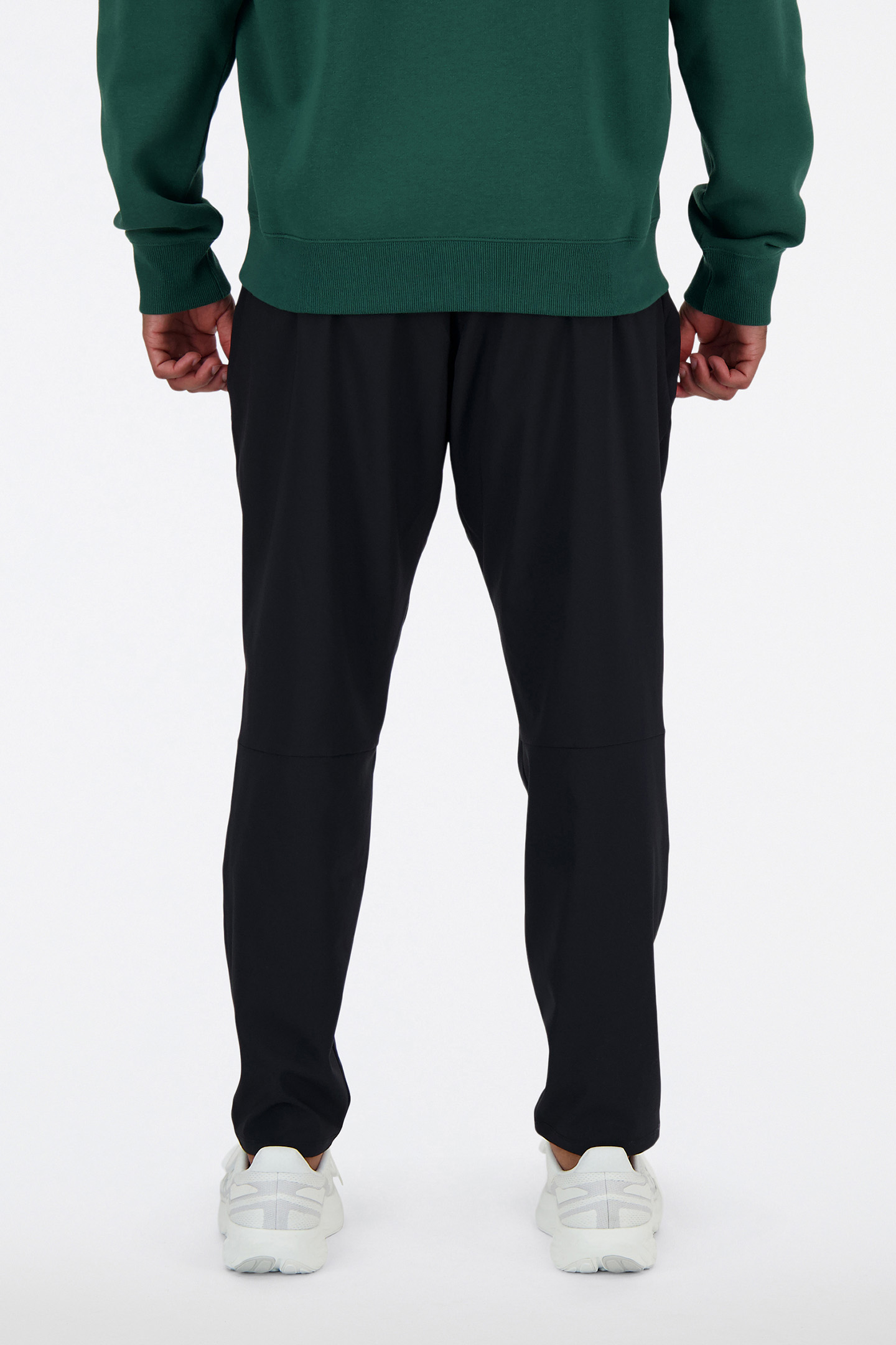 SLIM SWEATPANTS IN BLACK 2