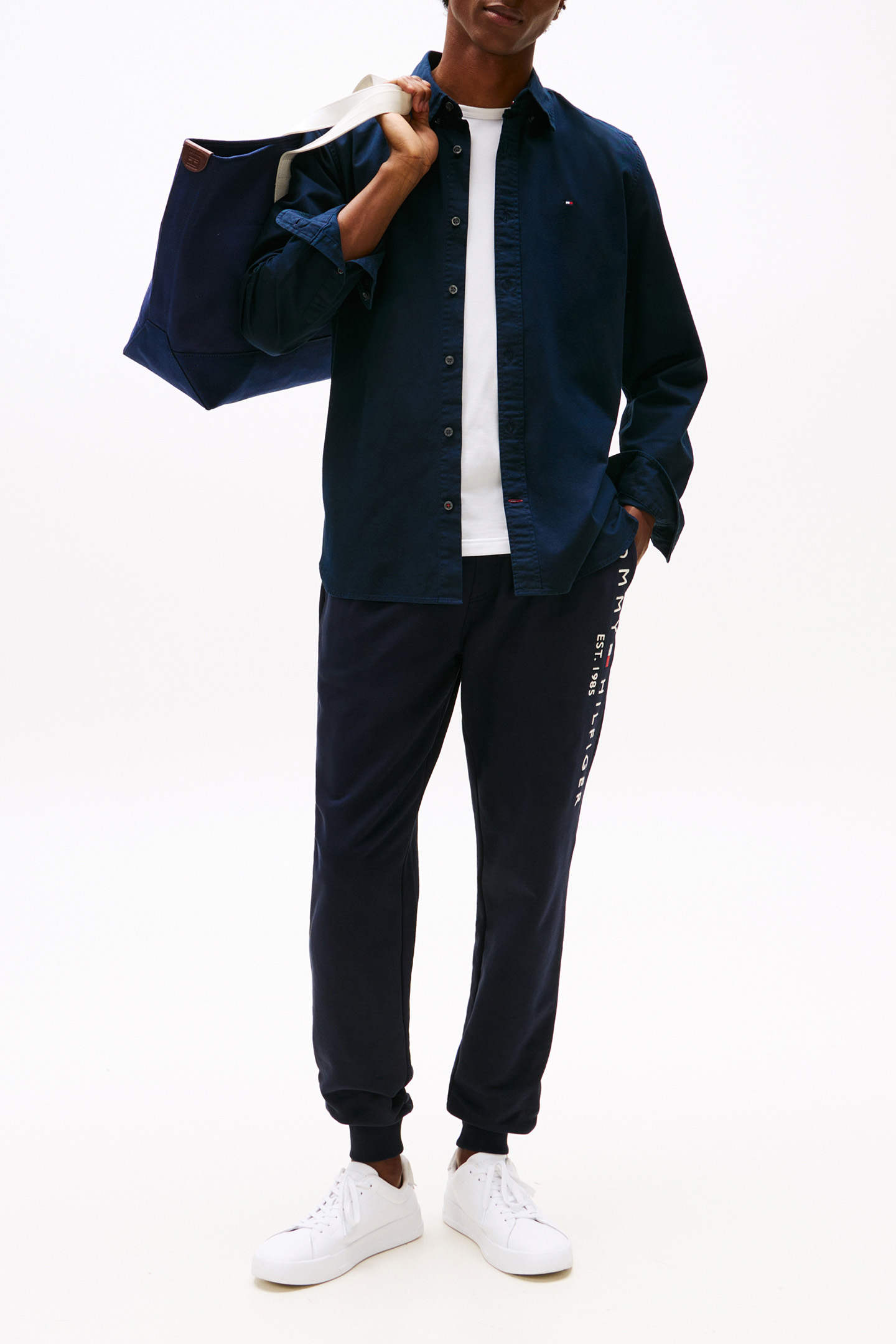 TOMMY LOGO RELAXED FIT SWEATPANT DESERT SKY 2