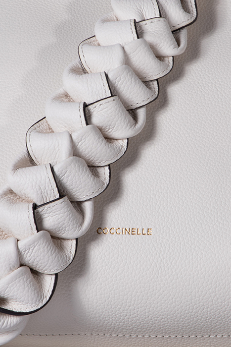 HANDBAG IN LEATHER 6