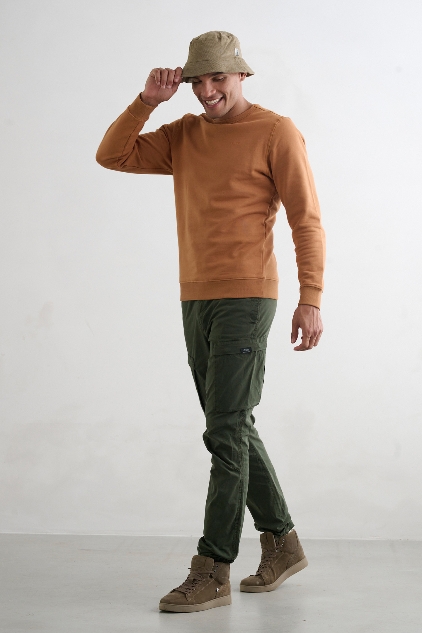 SWEATER ALMOND by J.C. Rags