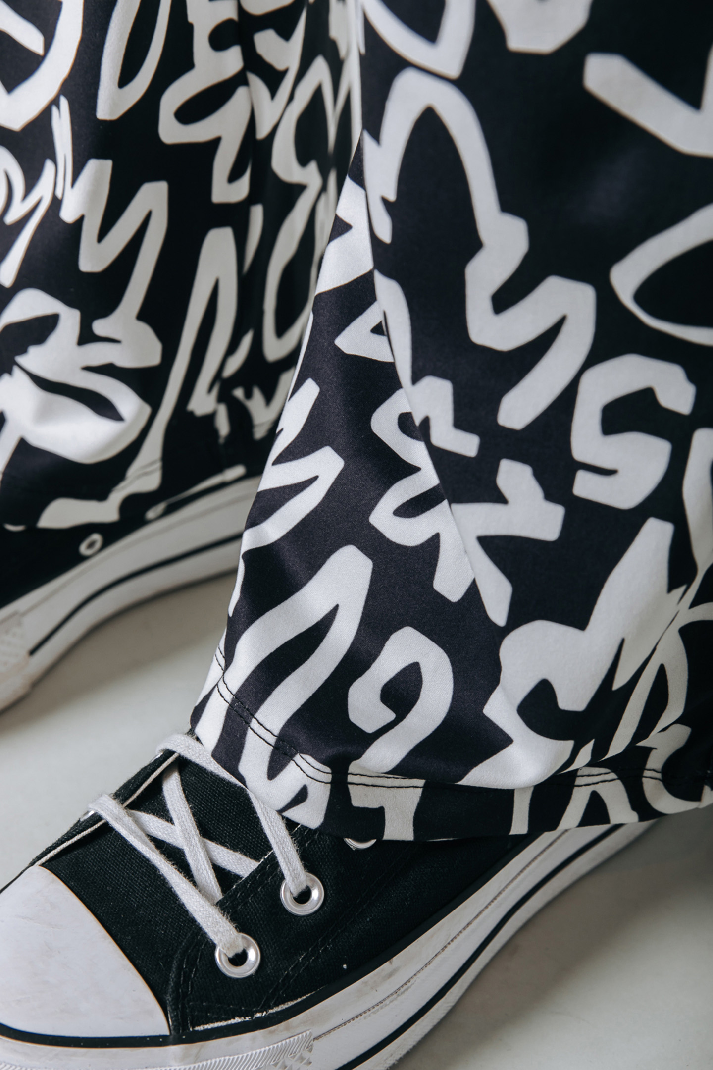 MARKER PEACHED EXTRA FLARE PANTS BLACK/WHITE 5