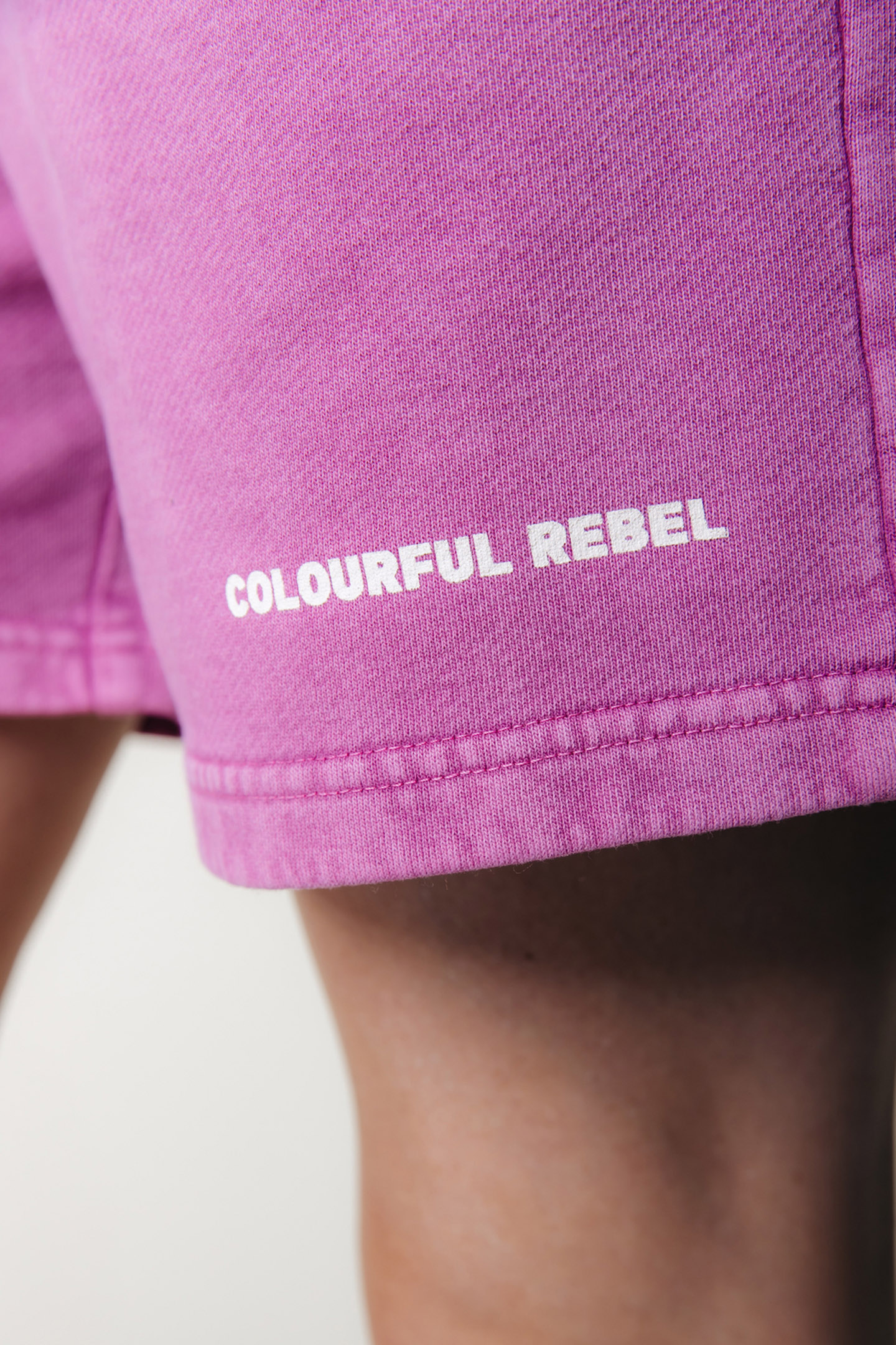 UNI LOGO WASH SWEAT SHORT FUCHSIA 4
