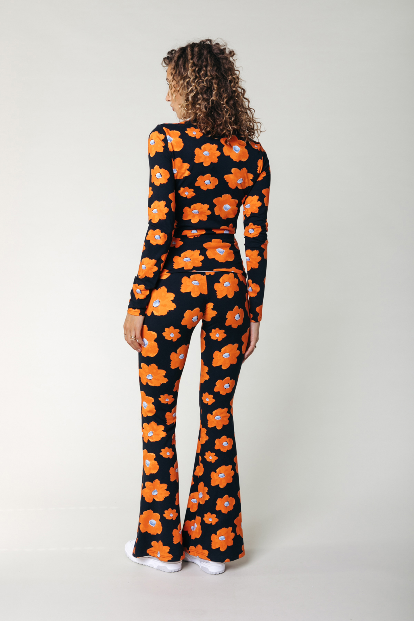 FLOWER PEACHED EXTRA FLARE PANTS MANDARIN ORANGE 3