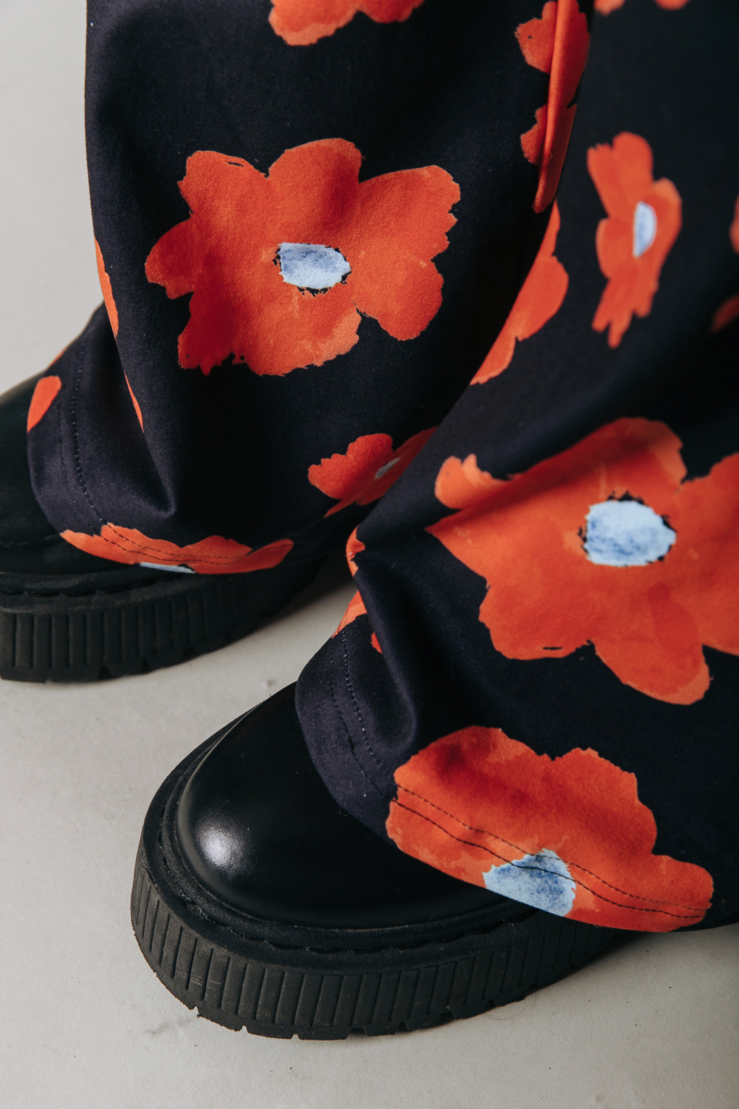 FLOWER PEACHED EXTRA FLARE PANTS MANDARIN ORANGE 4