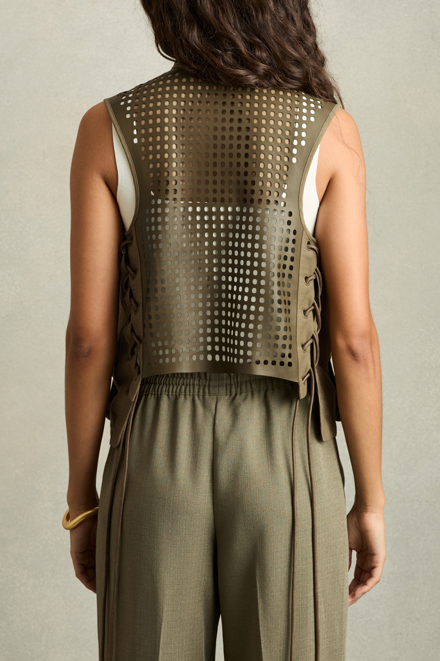 GRACE POCKET STITCH GILLET KHAKI 2