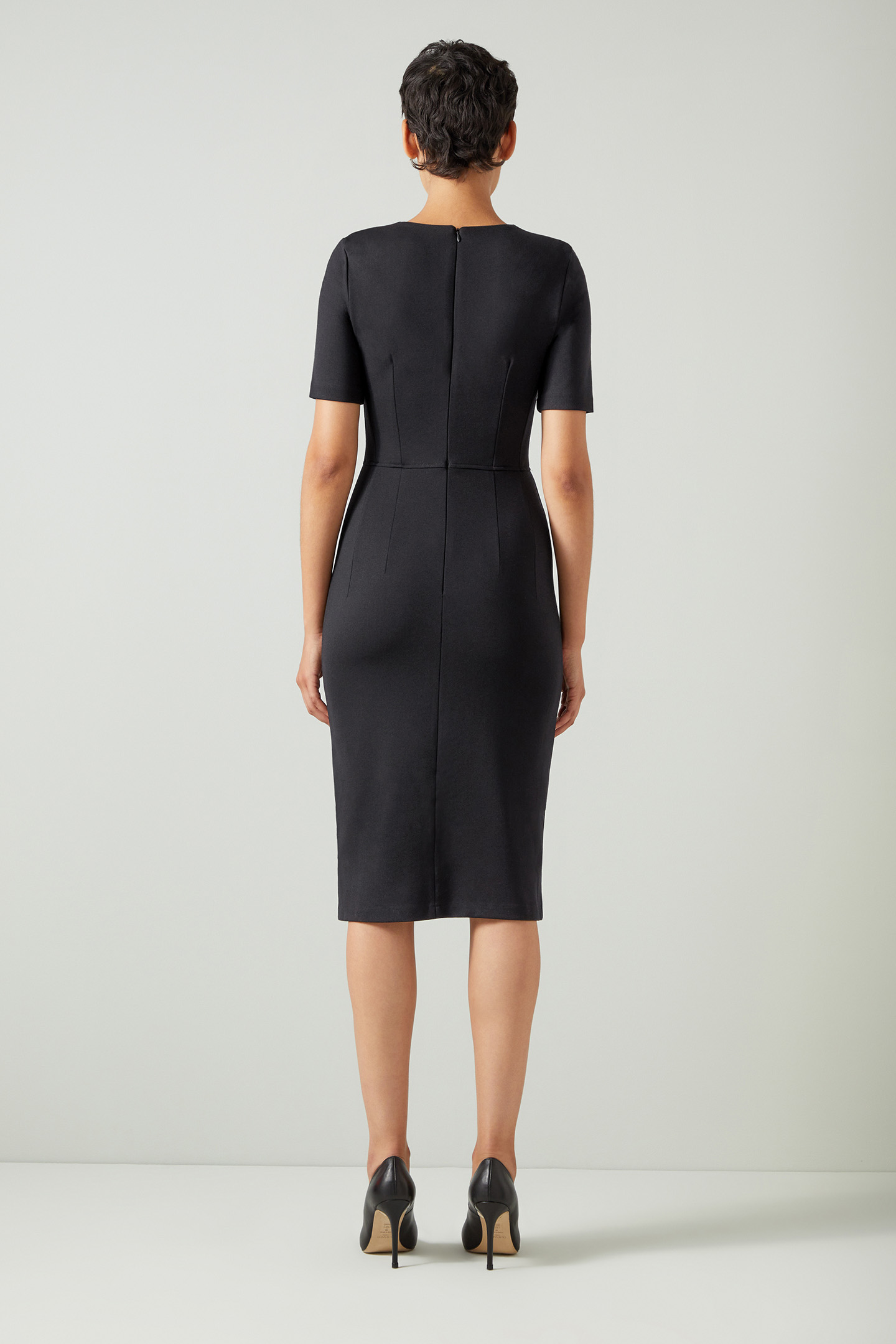 DR NATASHA - V NECK PANEL BLACK 2