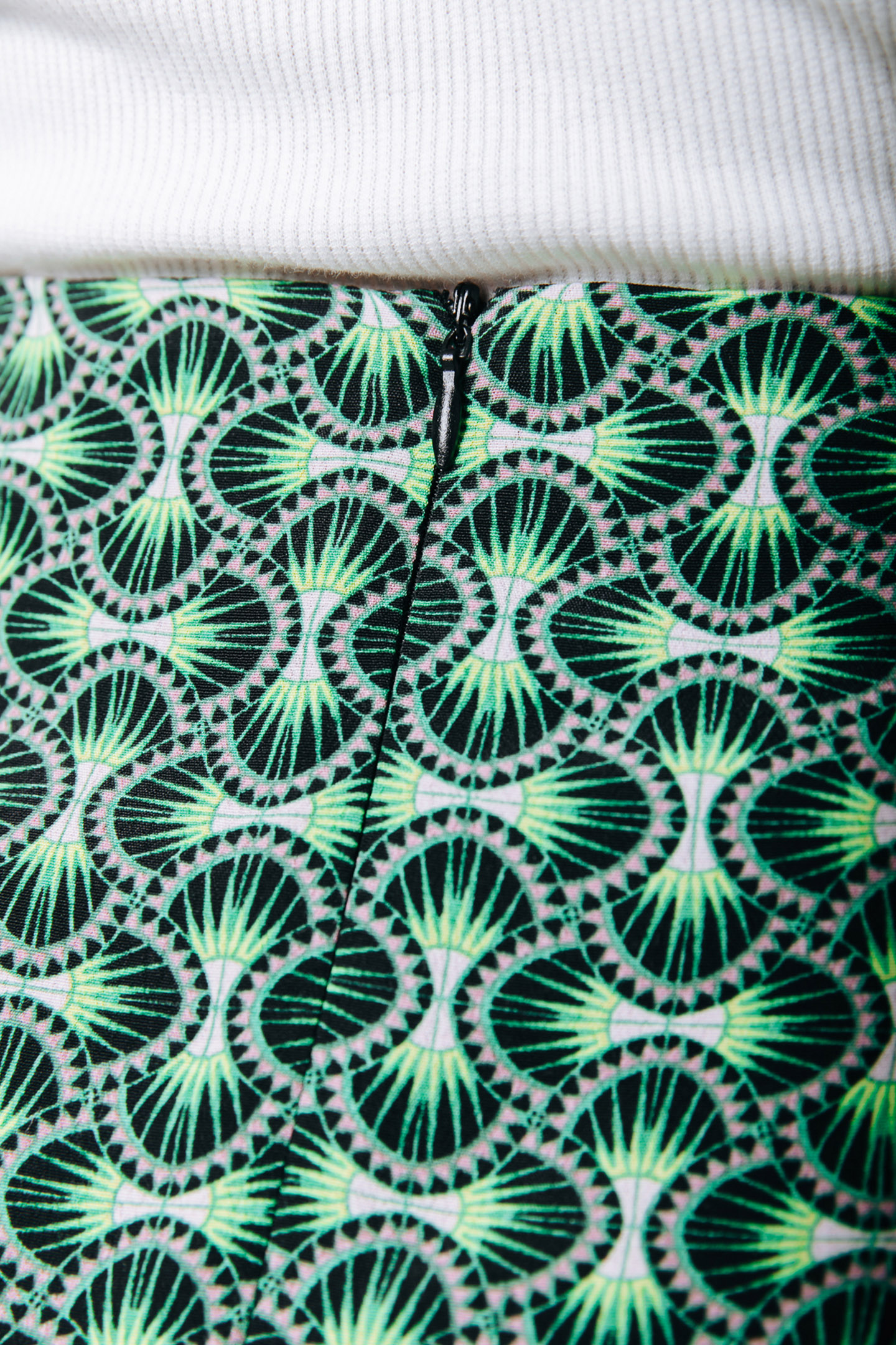 INA GRAPHIC SMOCK MINI SKIRT BLACK 7