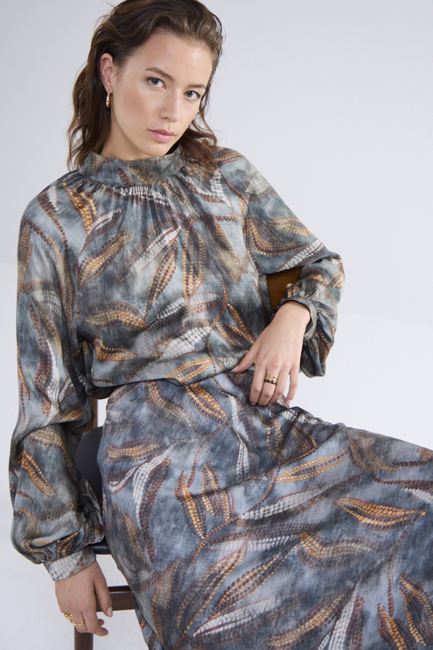 SKIRT DOTTED LEAFS GREYS 5